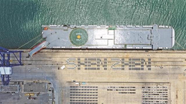 比亚迪“深圳号”滚装船再次出海